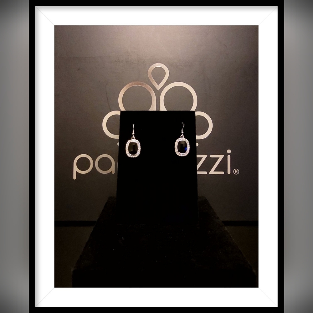Paparazzi Jewelry The Modern Monroe Earrings.